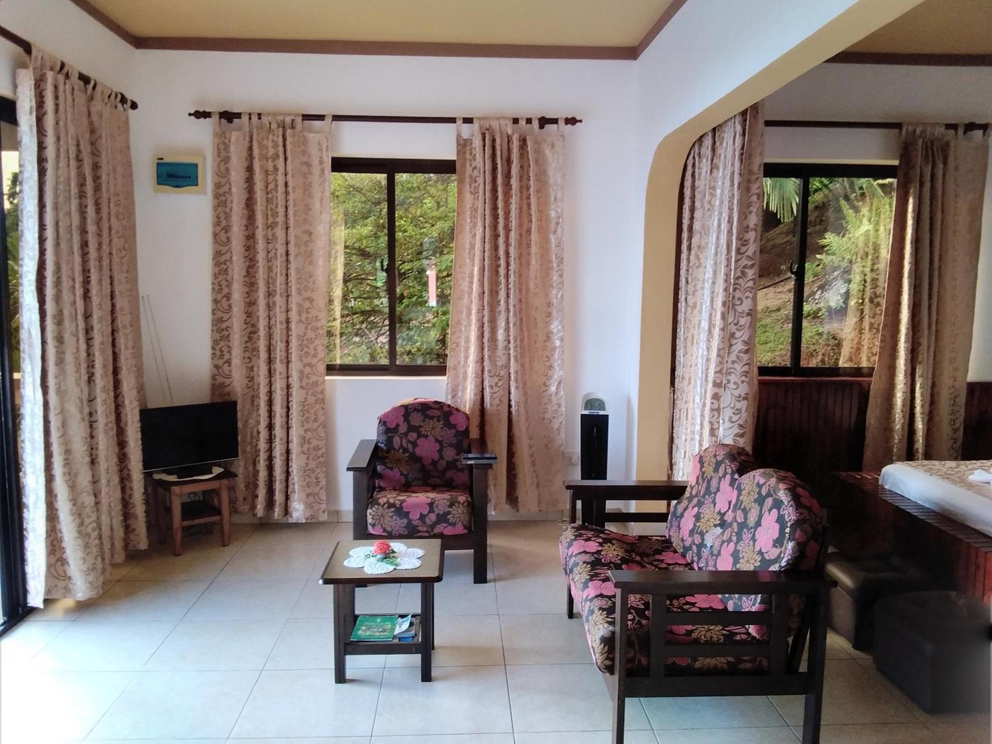 Les Elles Guesthouse Self Catering Baie Lazare  Habitación foto